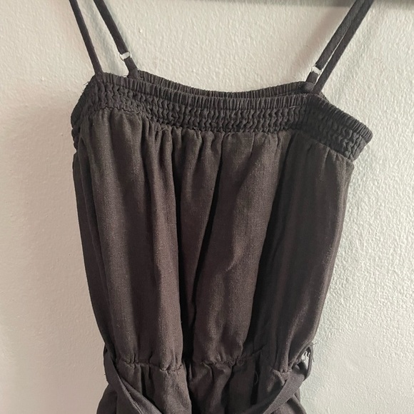 New In Black Linen Blend Sleeveless Belted Jumpsuit w/ Pockets. Size Small - Picture 5 of 10